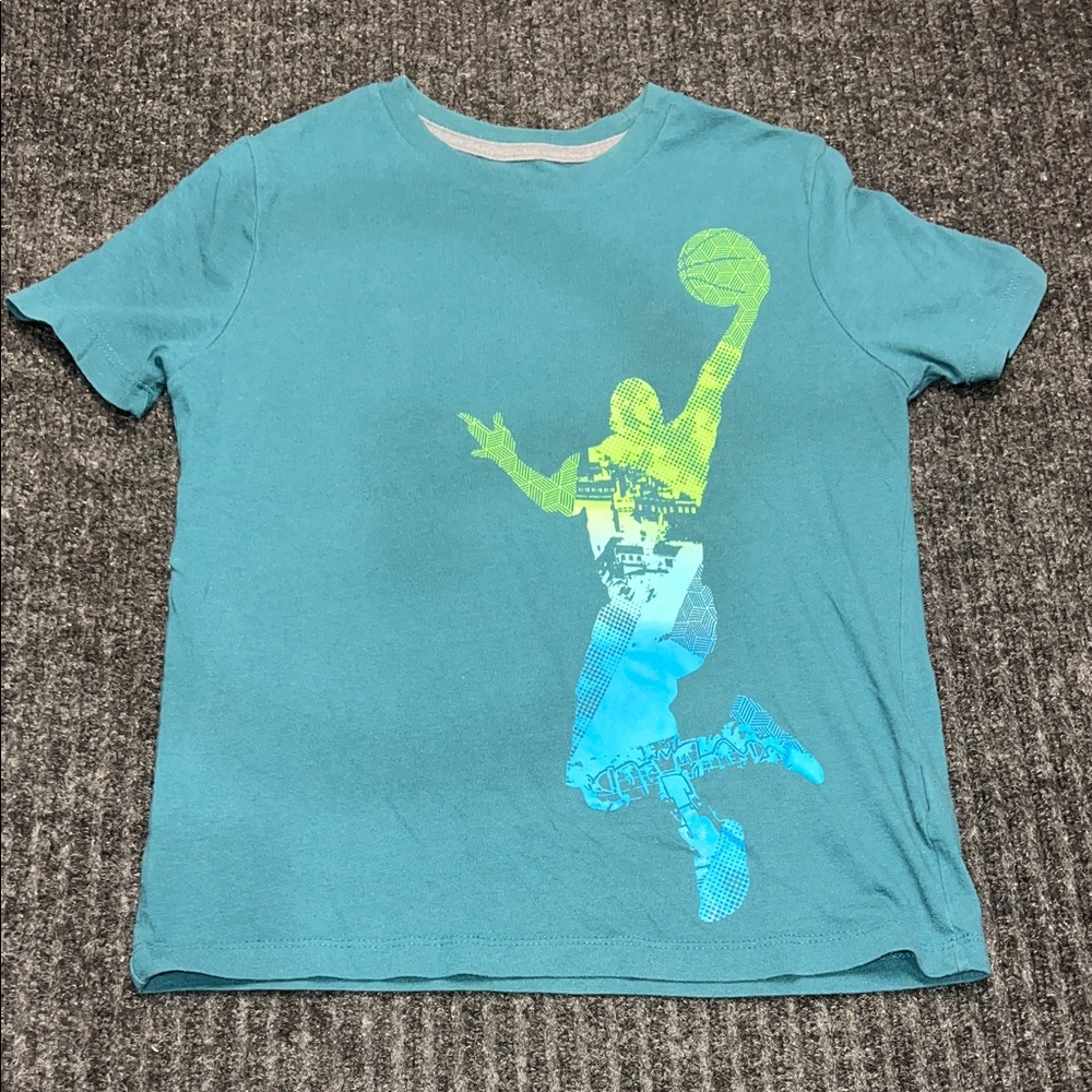 Old Navy Teal Kids T-Shirt with Basketball Graphic size M ( 8 )